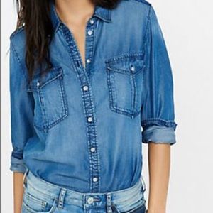 Express NWT jean button down sz m w/ front pockets